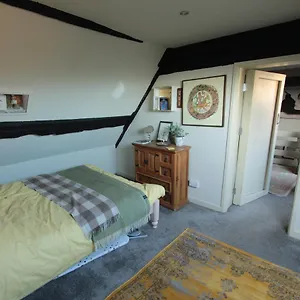 https://cross-cottage.tophotelsbath.com