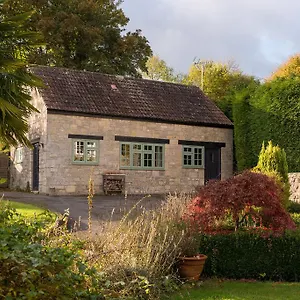 https://the-snug-bath.tophotelsbath.com